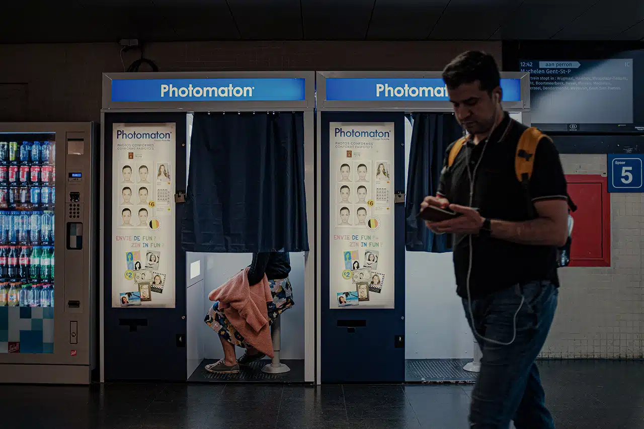 證件照快拍vs 照相館！拍證件照該選哪一個？ - qoopio 大研創意